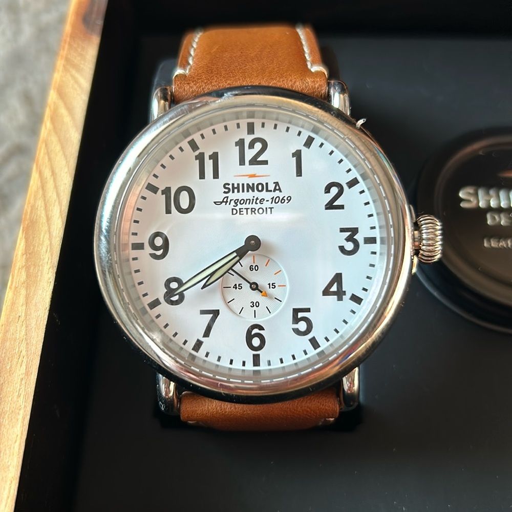 Shinola uni-sex Argonite 1069 watch NWT, brand new, never worn, in original box